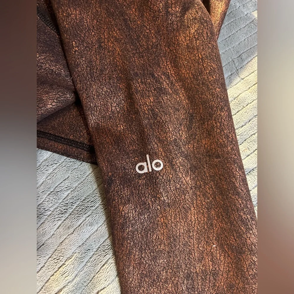 Alo Yoga High Waisted Copper Metallic Airbrush Finish Full Length Leggings (XS)
